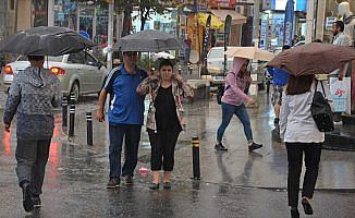 Meteorolojiden iki il için şiddetli yağış uyarısı