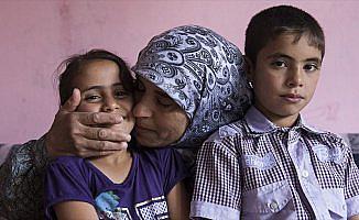 Suriyeli babaanne oğlunun emanetlerine gözü gibi bakıyor