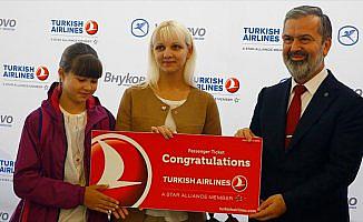 THY'nin bir milyonuncu misafiri Antalya'ya uçtu