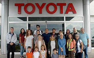 Toyota çalışanlarının aileleri fabrikayı gezdi