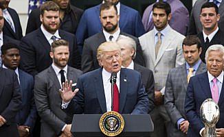 Trump'tan NFL'e çağrı: “Milli marş esnasında diz çökülmesini yasakla“