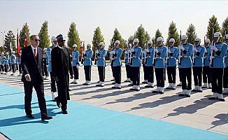 Cumhurbaşkanı Erdoğan, Nijerya Cumhurbaşkanı Buhari'yi resmi törenle karşıladı