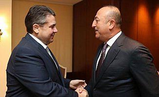 Dışişleri Bakanı Çavuşoğlu'dan telefon diplomasisi