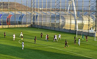 Hazırlık maçında;Ümraniyespor 3-Başakşehir 2