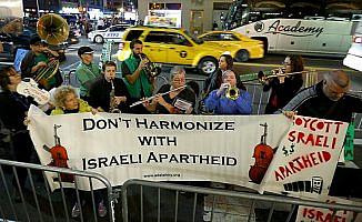 İsrail Filarmoni Orkestrası New York'ta protesto edildi