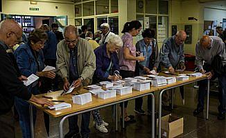 Katalonya'daki referandum girişiminde 92 oy merkezi güvenlik güçlerince kapatıldı