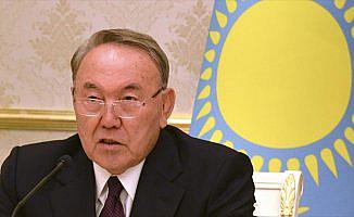 Nazarbayev yeni Kazak alfabesini onayladı