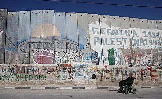 Grafiti sanatçılarının uğrak yeri: Ayrım Duvarı