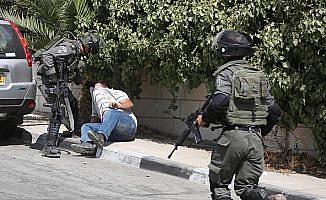 İsrail ekim ayında 483 Filistinliyi gözaltına aldı