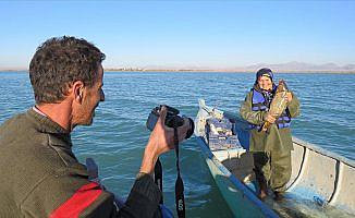 Türkiye'nin en büyük tatlı su gölünün fotoğraf tutkunu balıkçısı