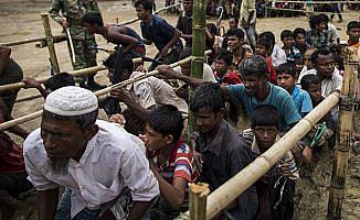 Arakanlı Müslümanlar Myanmar askerlerinin zulmünü anlattı