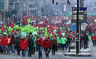 Brüksel'de çalışanlardan 'emeklilik' protestosu