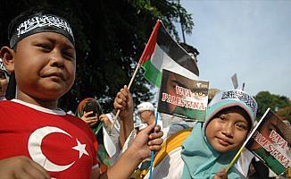 Endonezya'da ABD Büyükelçiliği önünde Kudüs gösterisi