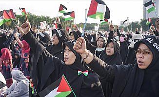 Endonezya'da on binlerce kişi Kudüs için sokağa çıktı