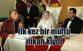 İlk müftü nikahı İzmir'de kıyıldı