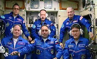 Yeni astronot ekibi UUİ'ye ulaştı