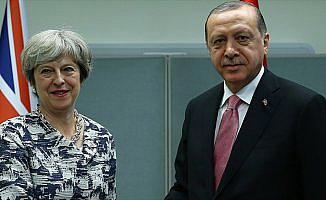 Cumhurbaşkanı Erdoğan ile İngiltere Başbakanı May telefonda görüştü