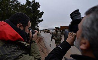 Teröristlerden gazetecilerin olduğu bölgeye taciz ateşi