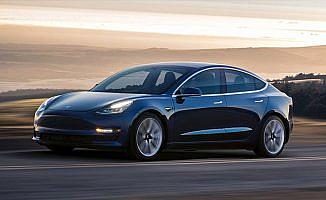 Tesla Model 3 ile Amerika'daki en hızlı yolculuğu yaptılar