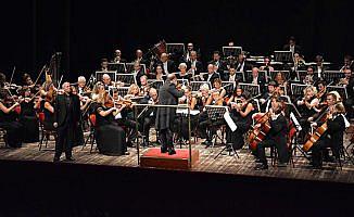 Cumhurbaşkanlığı Senfoni Orkestrası, Civelek'e eşlik edecek