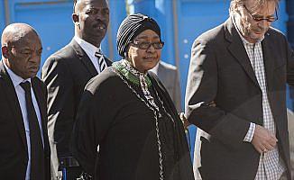 Apartheid karşıtı aktivist Winnie Mandela hayatını kaybetti