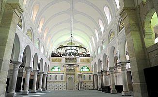 Cezayir Keçiova Camisi'nde ilk cuma namazı