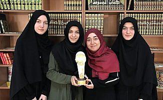 İki yılda öğrendikleri Arapça ile dünya şampiyonu oldular