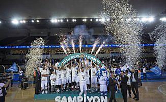 Şampiyon Türk Telekom kupasını aldı