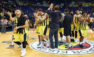 Fenerbahçe Doğuş ligde liderliği garantiledi