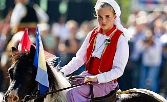 Bosnalı yüzlerce atlı Prusac'a uğurlandı