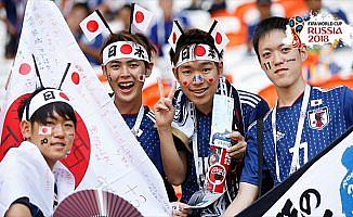 Japonlar temizlikleriyle futbolseverleri büyüledi