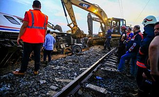 Tren kazasının ardından İBB ekipleri seferber oldu