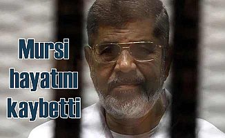 Mısır Devlet Başkanı Mursi mahkemede hayatını kaybetti