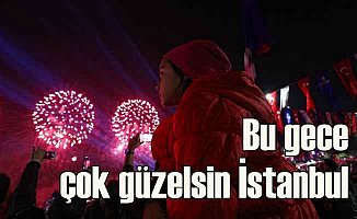 İstanbul'da geceye Cumhuriyet damgasını vurdu