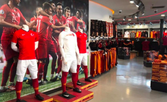 Galatasaray GS Store mağazalarını geçici olarak kapattığı açıkladı