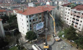 Eyüpsultan'da kentsel dönüşüm için 7 blok yıkıldı