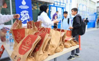 İBB'den 900 bin öğrenciye beslenme desteği
