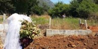 Cansu'nun babası, Babalar Günü'nde kızının mezarına gitti