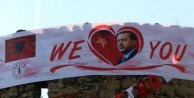 Cumhurbaşkanı Erdoğan ve eşi 'Biz kısık sesleriz' şiirinde gözyaşı döktü