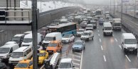 İstanbul trafiği, özel araçlar çıkmayınca yollar açık kaldı