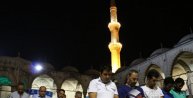 Kadir Gecesi'nde Sultanahmet Camii doldu taştı