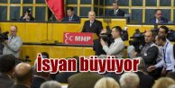 MHP'de sular durulmuyor: 12 vekil isyan bayrağı açtı