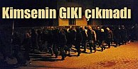 PKK'lı katiller silahlarıyla geçit töreni yaptı, kimsenin gıkı çıkmadı