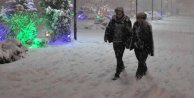 Sivas'ta kar yağışı, 1 saatte 20 santim