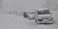 TEM Ankara yolu kar yağışı nedeniyle kapandı