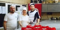 Türk bayraklı pasta ve tatlılara ilgi büyük