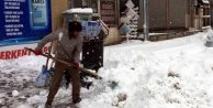Van'da kar yağışı; Okullar tatil, yollar kapalı