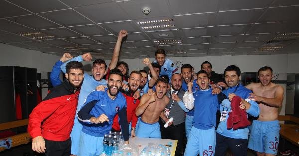 Trabzonspor Soyunma Odasında Böyle Sevindi