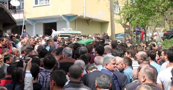 Trafik kazası kurbanı üniversiteli Zonguldak'ta toprağa verildi
