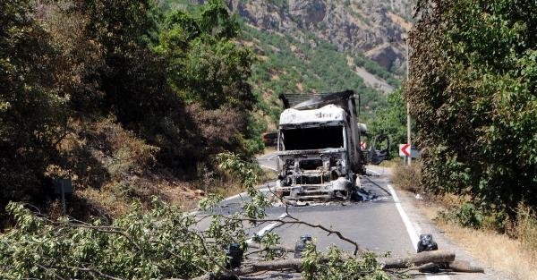 Tunceli-Erzincan karayolu 3 gündür kapalı